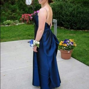 Laundry by Shelli Segal dress